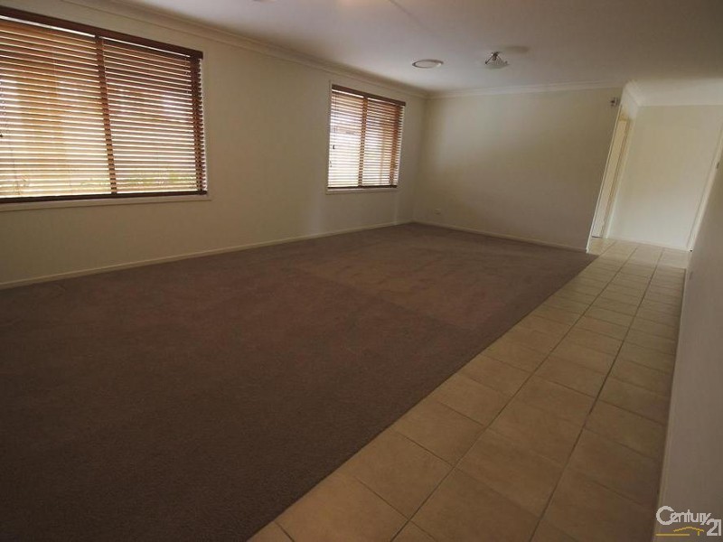 39 Araminta Chase, Cameron Park NSW 2285