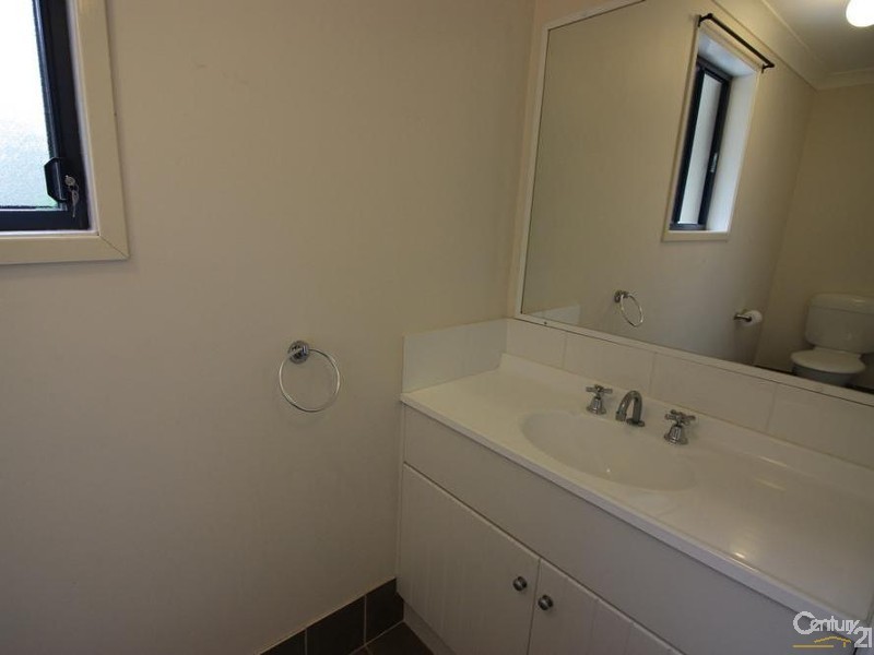 39 Araminta Chase, Cameron Park NSW 2285