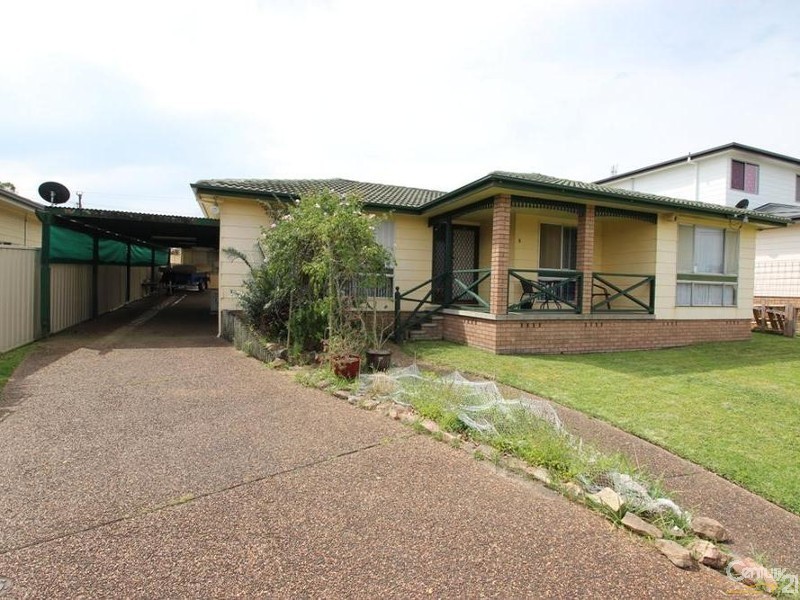 8 Renfrew Crescent, Edgeworth NSW 2285