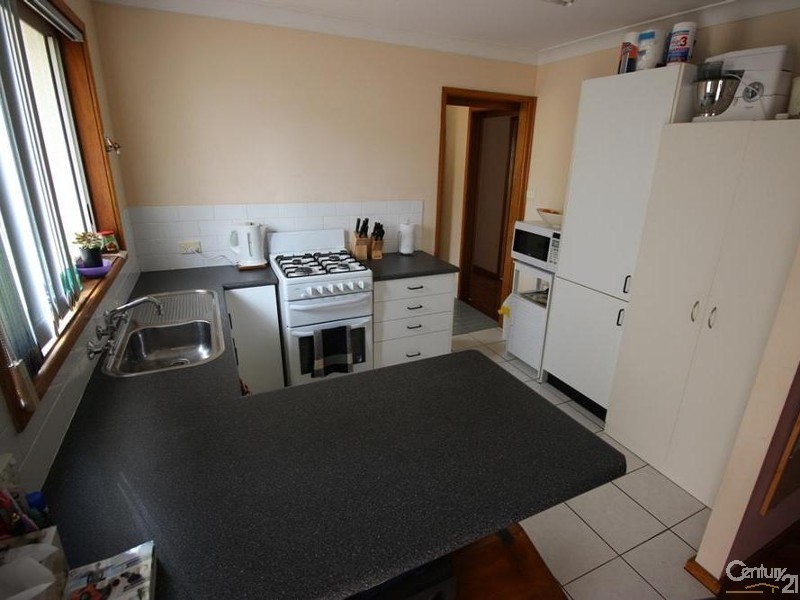 8 Renfrew Crescent, Edgeworth NSW 2285