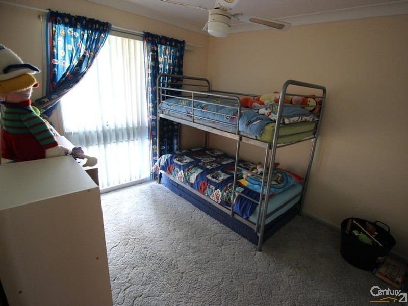 8 Renfrew Crescent, Edgeworth NSW 2285