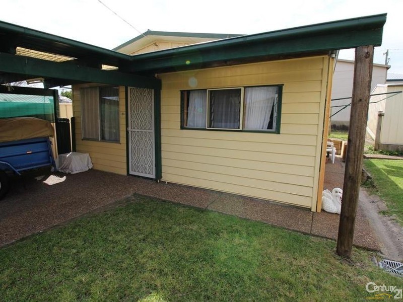 8 Renfrew Crescent, Edgeworth NSW 2285