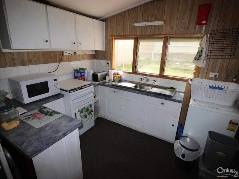 8 Renfrew Crescent, Edgeworth NSW 2285