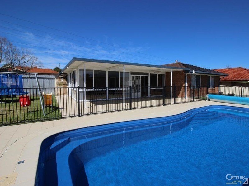 1 Peacock Court, Cameron Park NSW 2285