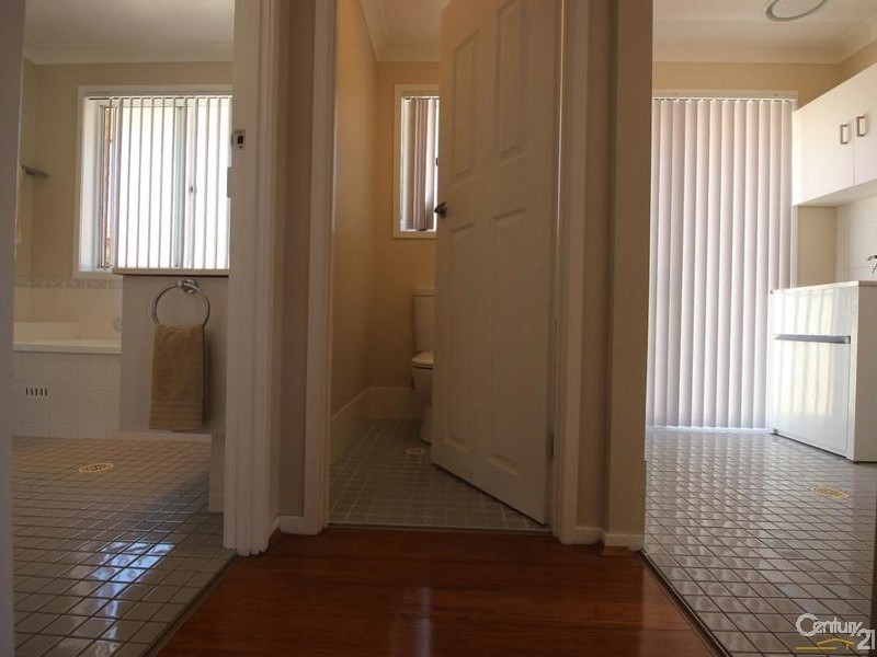 1 Peacock Court, Cameron Park NSW 2285