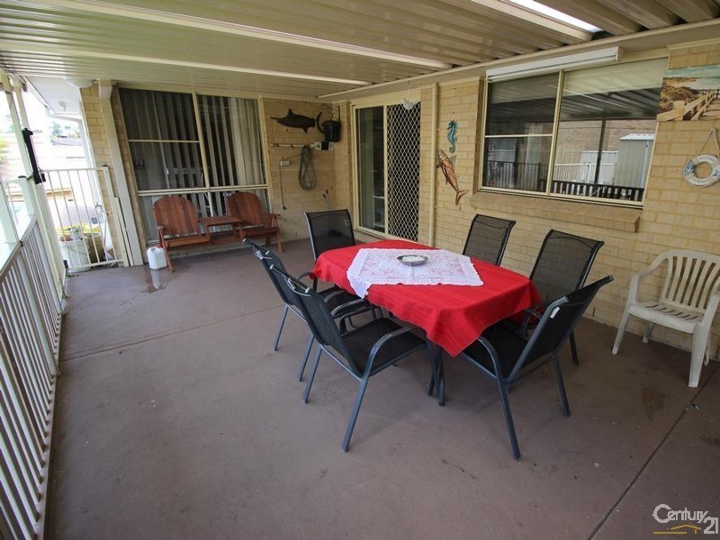 18 Toucan Close, Cameron Park NSW 2285