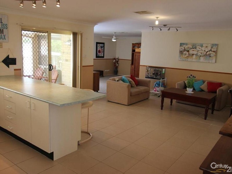 18 Toucan Close, Cameron Park NSW 2285