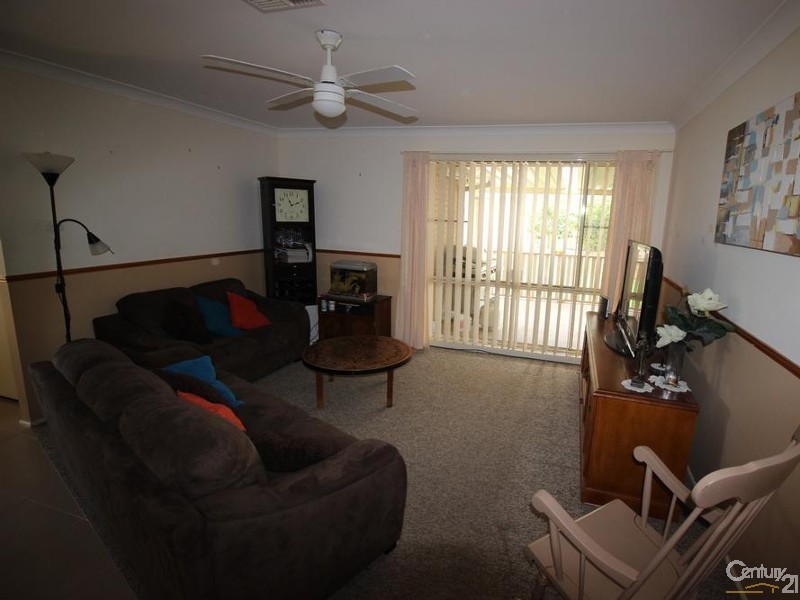18 Toucan Close, Cameron Park NSW 2285