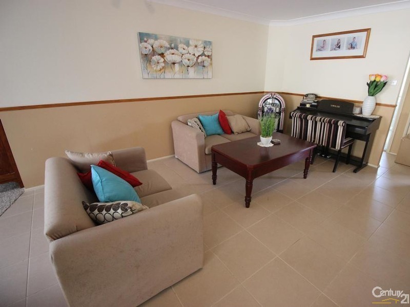 18 Toucan Close, Cameron Park NSW 2285