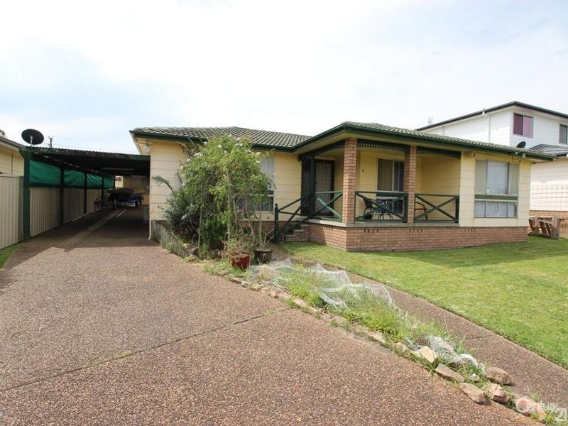 8 Renfrew Crescent, Edgeworth NSW 2285