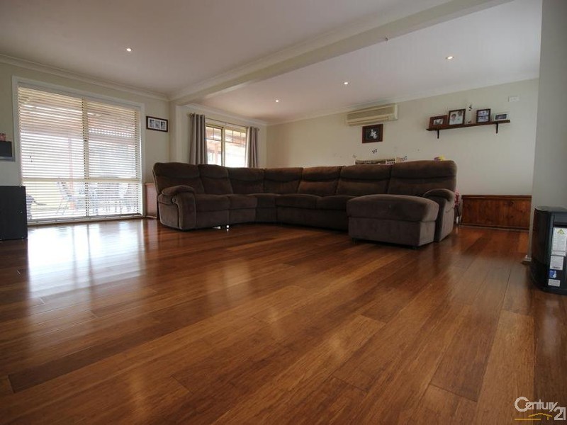 32 Flamingo Drive, Cameron Park NSW 2285