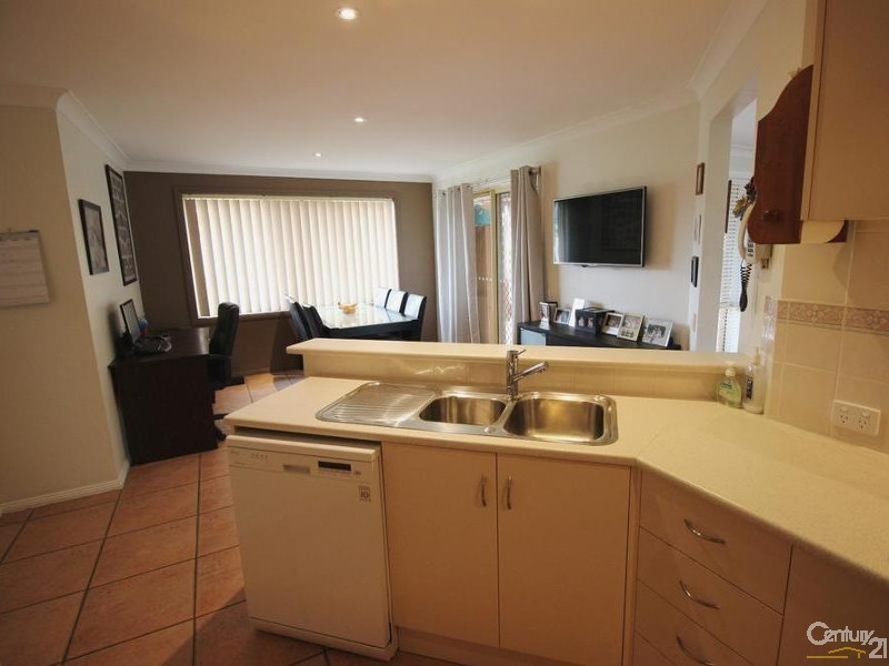 32 Flamingo Drive, Cameron Park NSW 2285