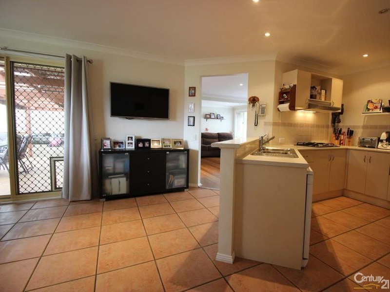 32 Flamingo Drive, Cameron Park NSW 2285