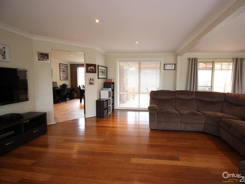32 Flamingo Drive, Cameron Park NSW 2285