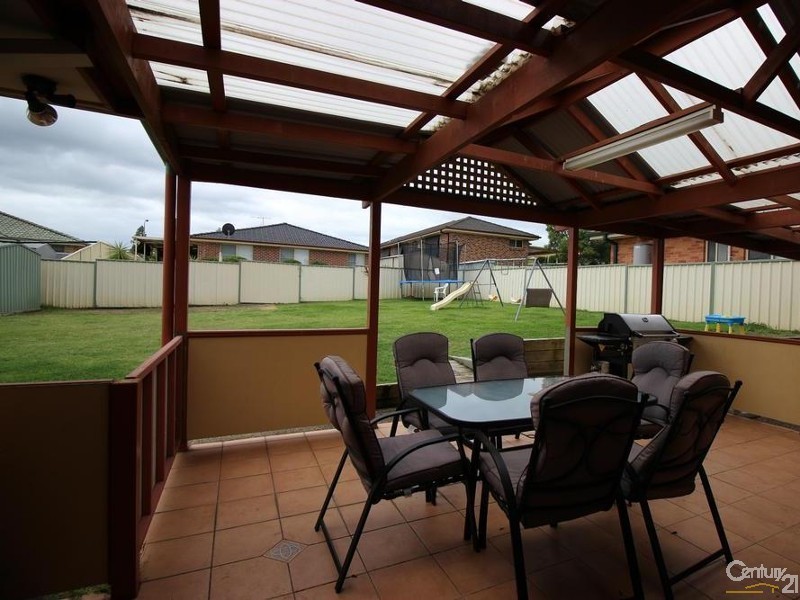 32 Flamingo Drive, Cameron Park NSW 2285