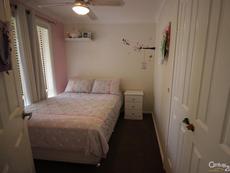 32 Flamingo Drive, Cameron Park NSW 2285