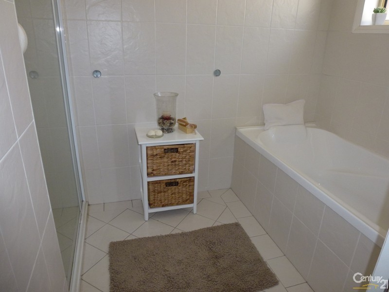 31 Scobie Street, Fletcher NSW 2287