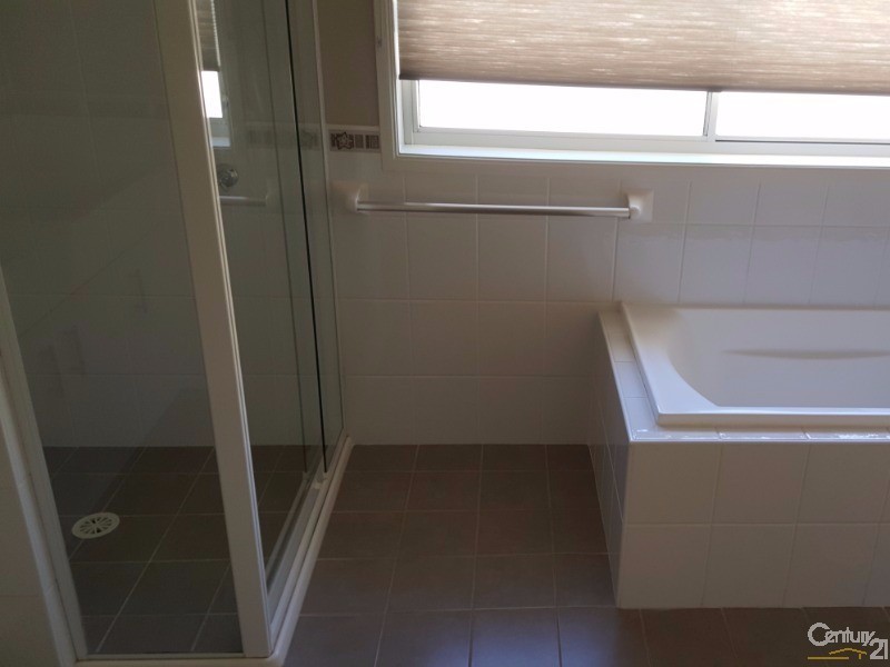 24 Billabong Drive, Cameron Park NSW 2285