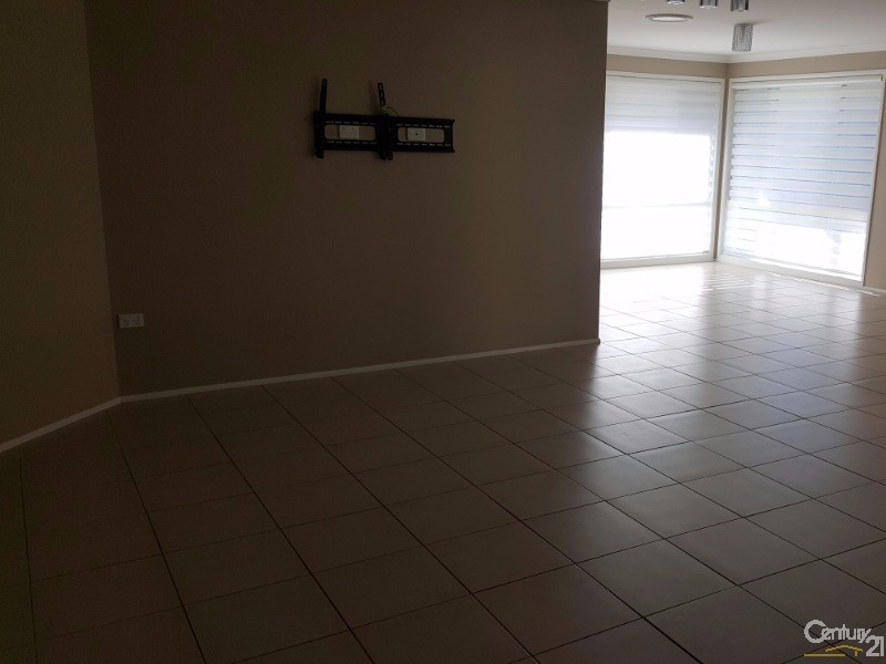 24 Billabong Drive, Cameron Park NSW 2285