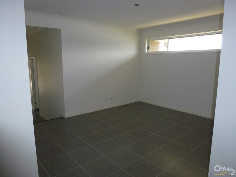 11  Nithsdle Street, Cameron Park NSW 2285