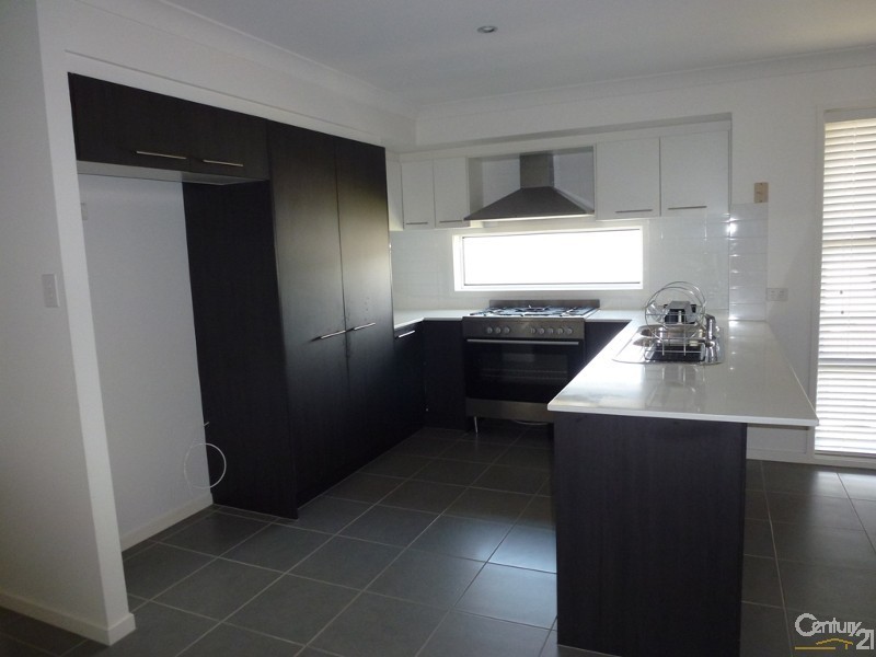 11  Nithsdle Street, Cameron Park NSW 2285