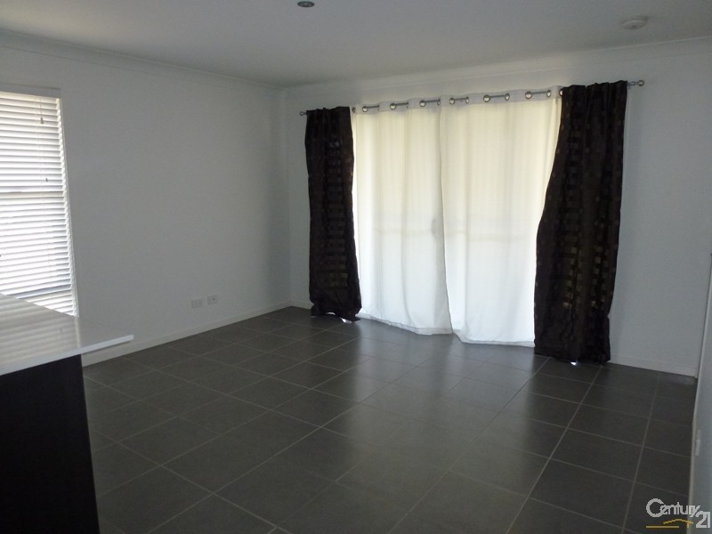 11 Nithsdle Street, Cameron Park NSW 2285