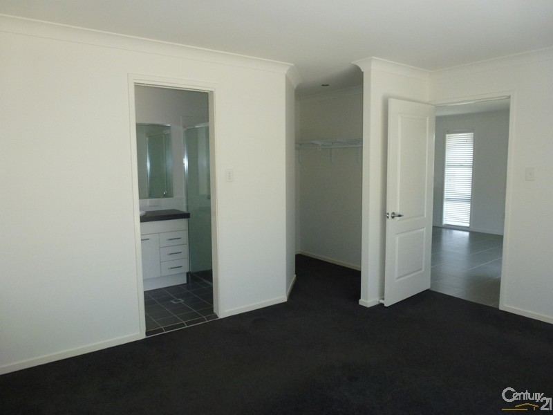11 Nithsdle Street, Cameron Park NSW 2285