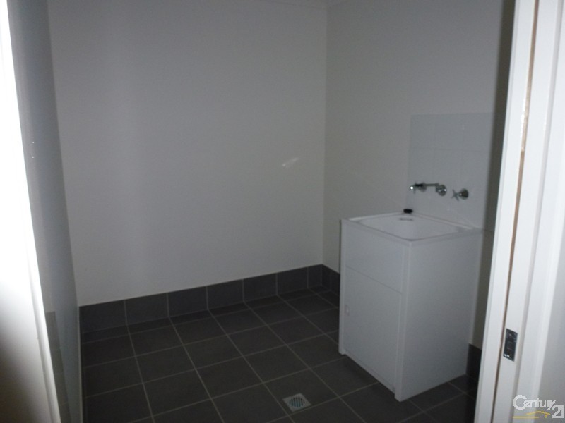 11 Nithsdle Street, Cameron Park NSW 2285