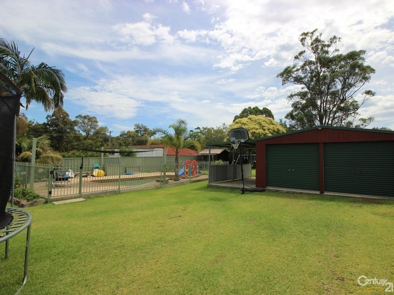 18 Throckmorton Street, Killingworth NSW 2278