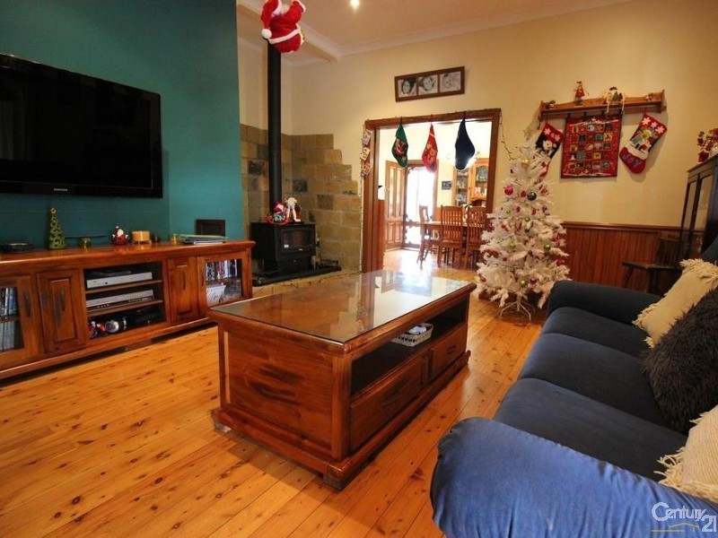 18 Throckmorton Street, Killingworth NSW 2278