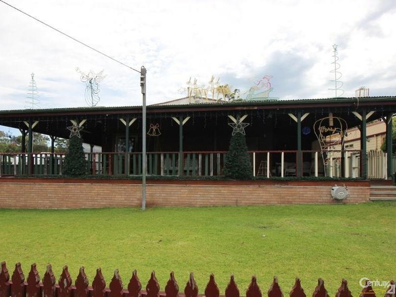 18 Throckmorton Street, Killingworth NSW 2278