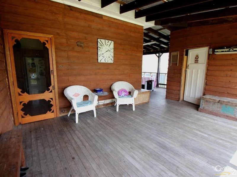 18 Throckmorton Street, Killingworth NSW 2278