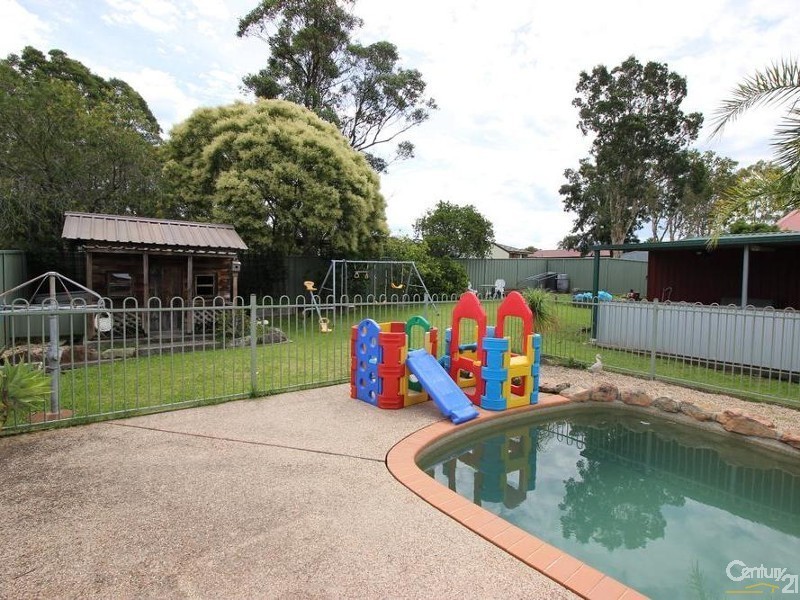 18 Throckmorton Street, Killingworth NSW 2278