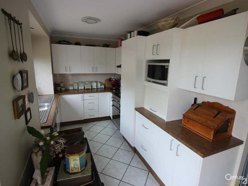 7 Bilba Crescent, Maryland NSW 2287