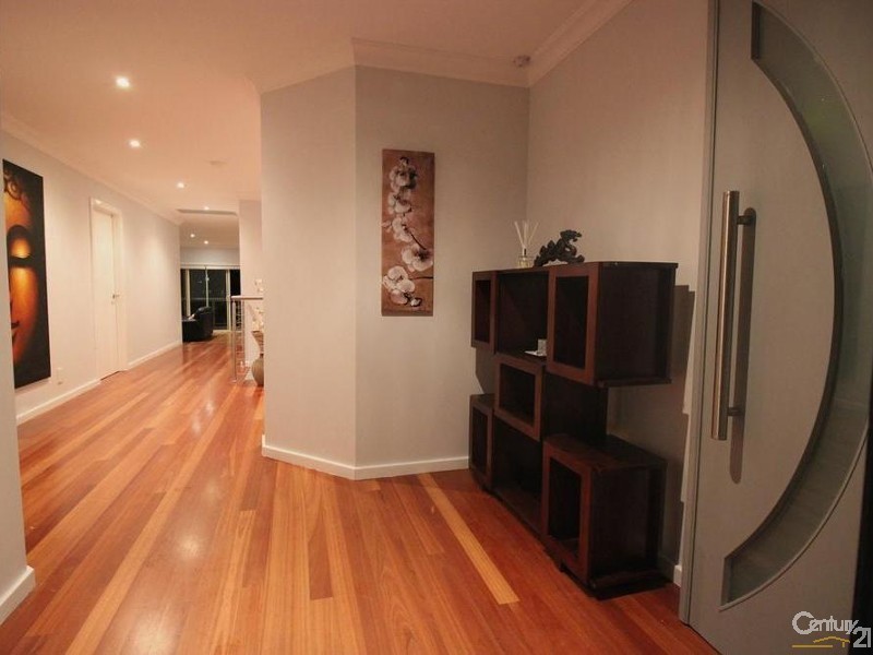 8 Nancy Close, Cameron Park NSW 2285