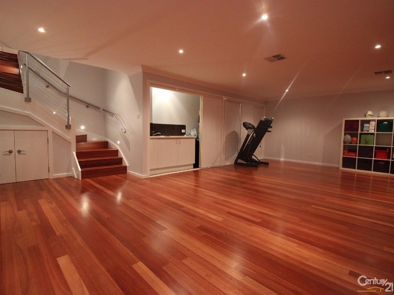 8 Nancy Close, Cameron Park NSW 2285