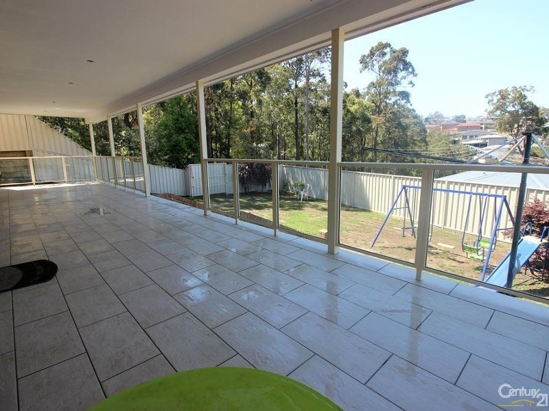 8 Nancy Close, Cameron Park NSW 2285