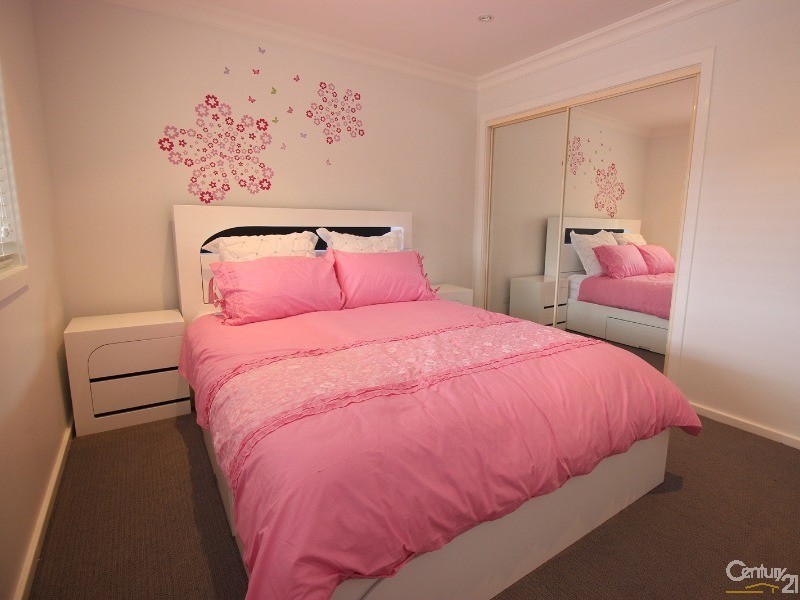 8 Nancy Close, Cameron Park NSW 2285