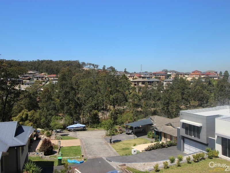 8 Nancy Close, Cameron Park NSW 2285