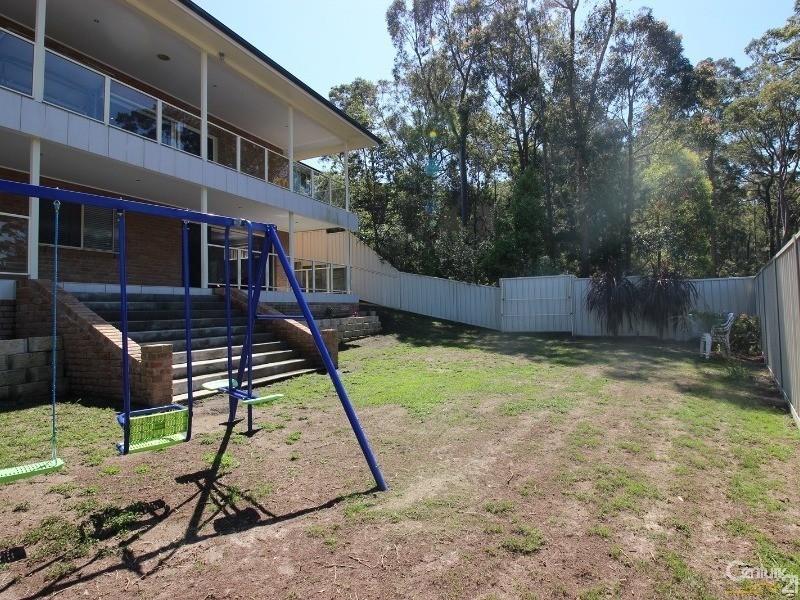 8 Nancy Close, Cameron Park NSW 2285