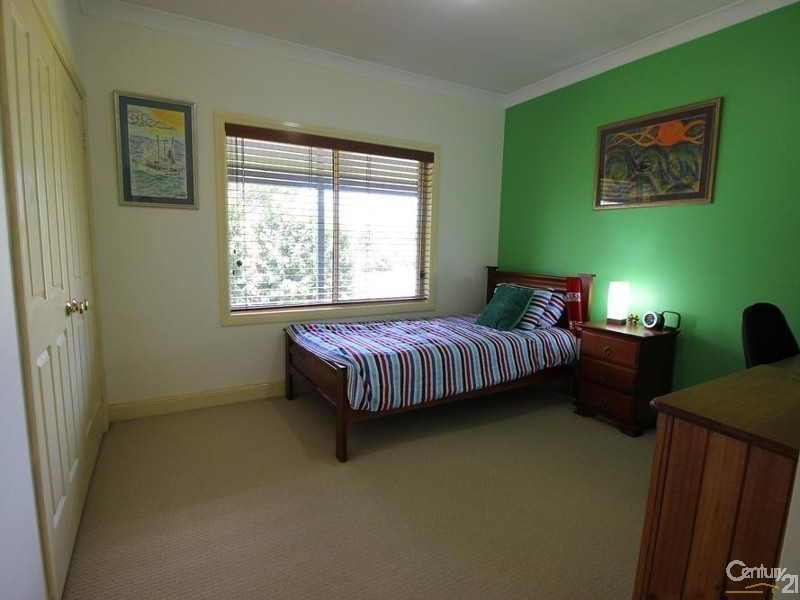 5 Currawong Close, Weston NSW 2326