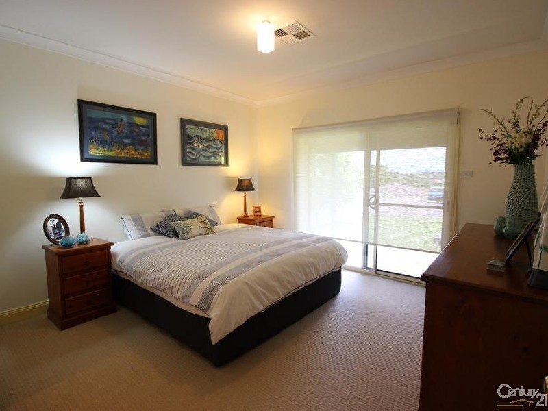5 Currawong Close, Weston NSW 2326