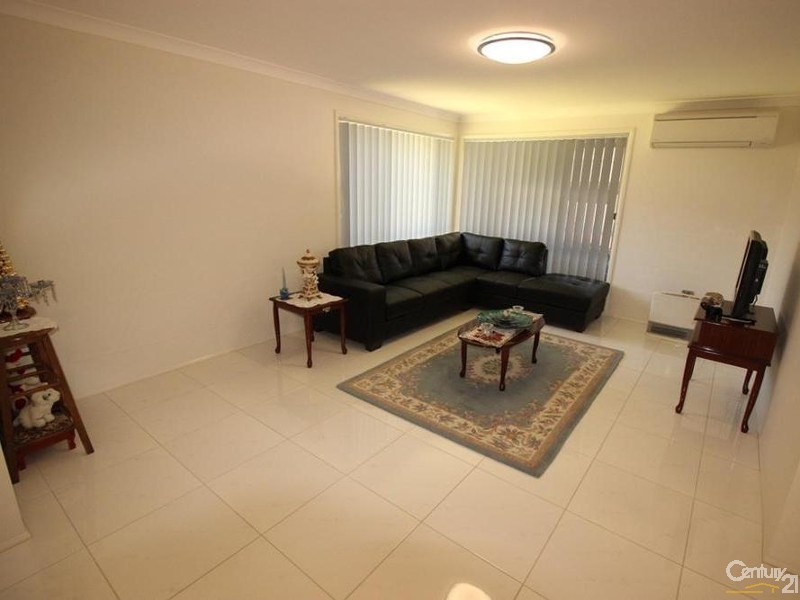 10 Foveaux Street, Cameron Park NSW 2285