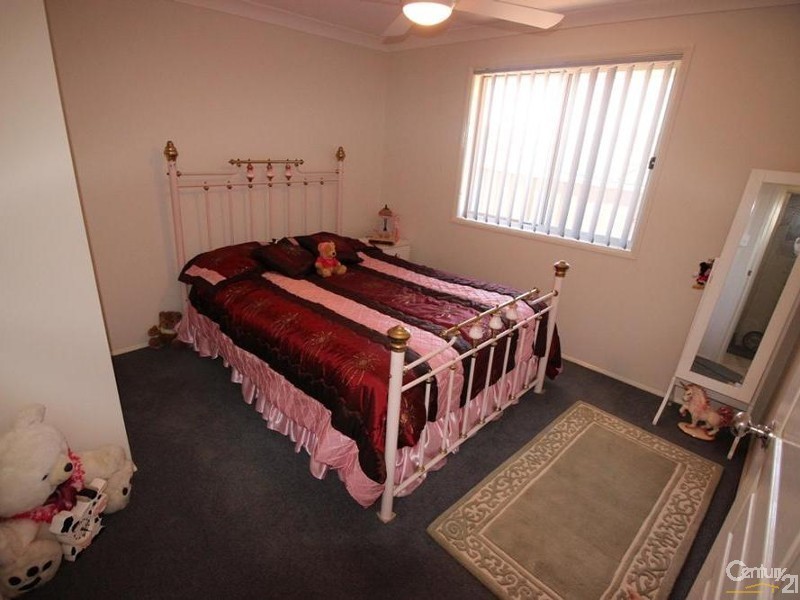 10 Foveaux Street, Cameron Park NSW 2285