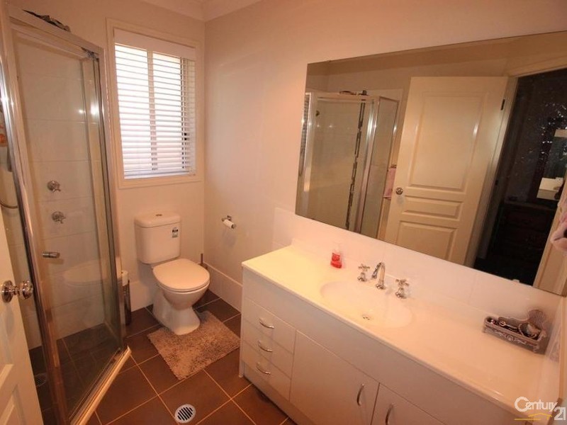 10 Foveaux Street, Cameron Park NSW 2285