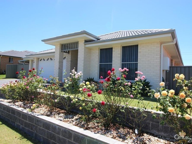 10 Foveaux Street, Cameron Park NSW 2285