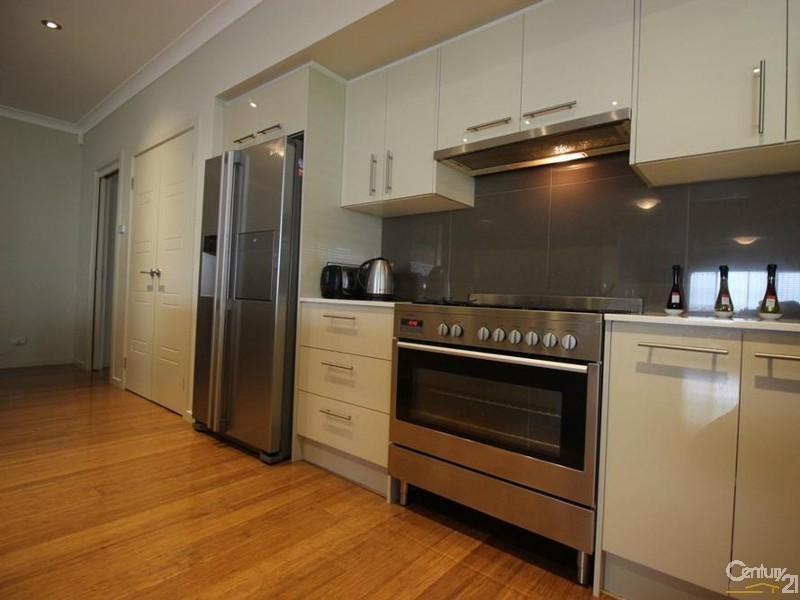 30 Calancra Avenue, Cameron Park NSW 2285