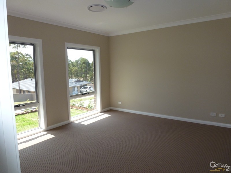 7 Graysynd Circuit, Cameron Park NSW 2285