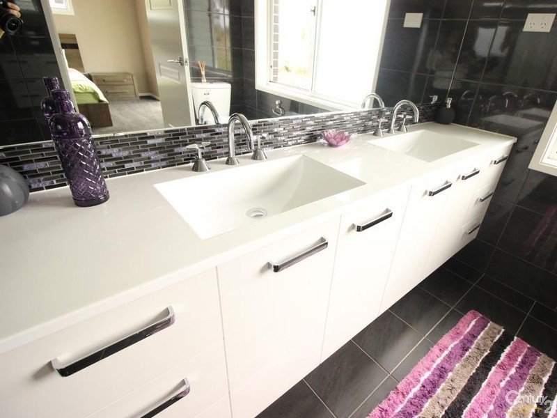 36 Beluga Drive, Cameron Park NSW 2285