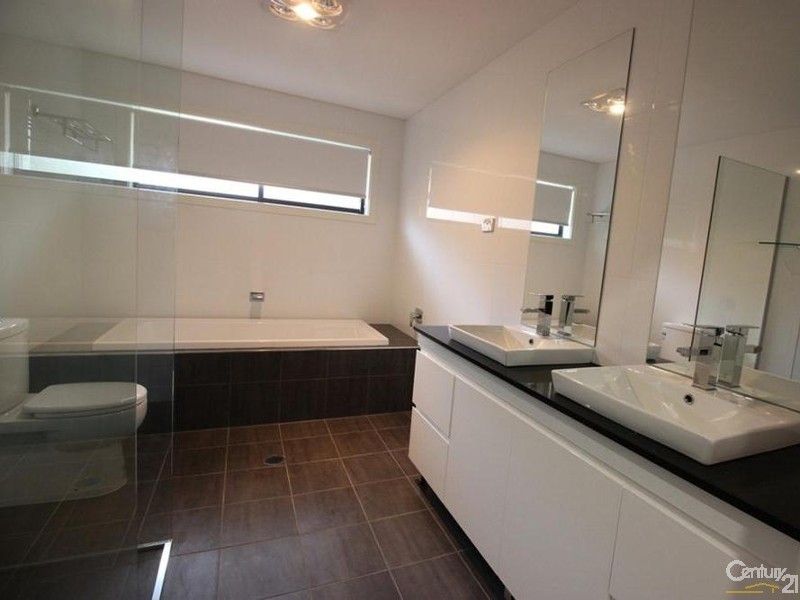 15 McCarthy Street, Minmi NSW 2287